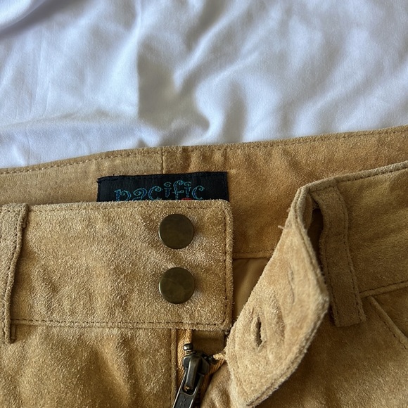 Tan leather skirt, pacific rose - Picture 3 of 5